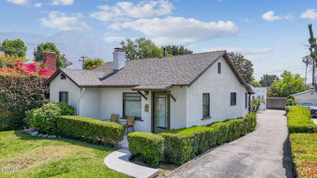 1430 Pepper Drive, Pasadena CA: https://media.crmls.org/mediaz/a7ec0aee-bc98-4823-a36c-691296bc34bb.jpg