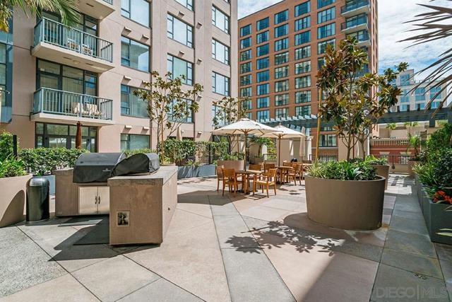 530 K Street, San Diego CA: https://media.crmls.org/mediaz/a7ec1cd9-e0f4-4344-9c60-010c95ee8633.jpg