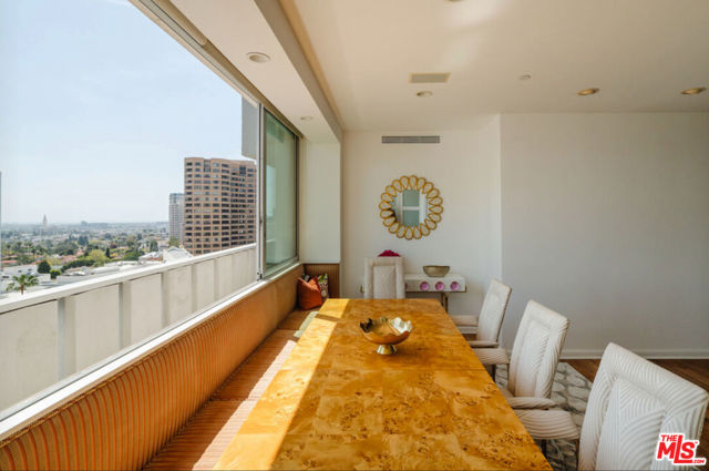 10375 Wilshire Boulevard, Los Angeles CA: https://media.crmls.org/mediaz/a7ec20d1-2da4-40ba-a093-e9a0ea0b5f73.jpg