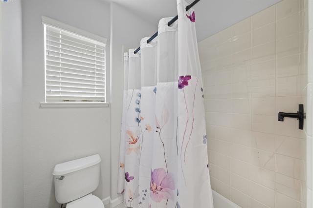 3080 Bresso Dr, Livermore CA: https://media.crmls.org/mediaz/a7ed0d2e-10d9-4ed3-adcc-83f6e51a157a.jpg