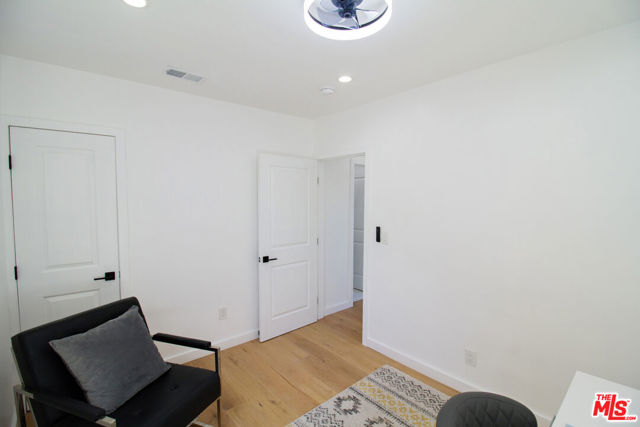 4068 Sutro Avenue photo 15