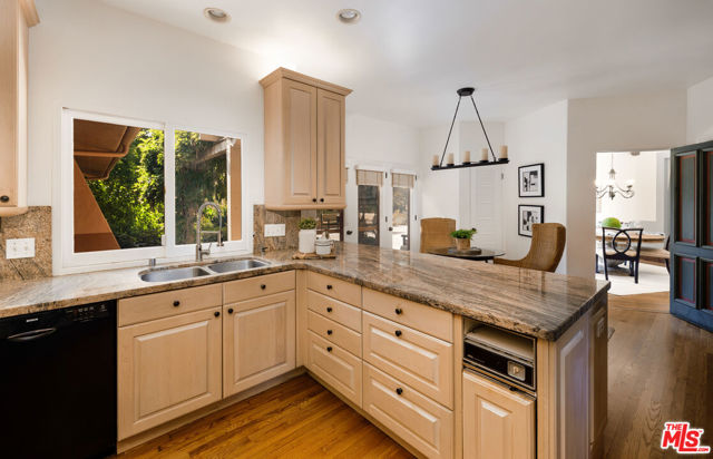 4490 Via Alegre, Santa Barbara CA: https://media.crmls.org/mediaz/a7ede780-70b4-43aa-9797-cb55f5143c77.jpg