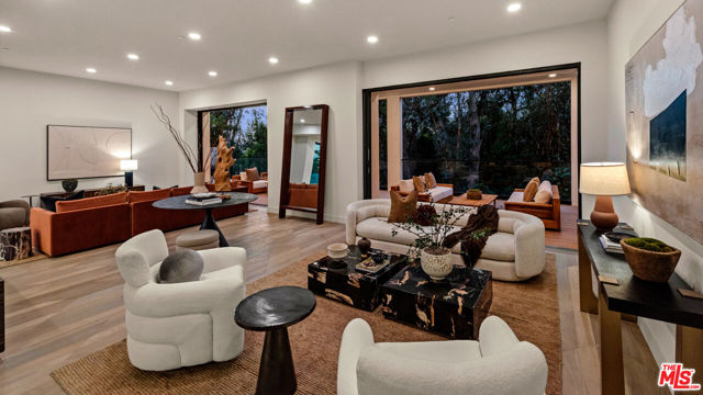 Drew Fenton | 505 Barrington Avenue Los Angeles CA | MLS: 7255319