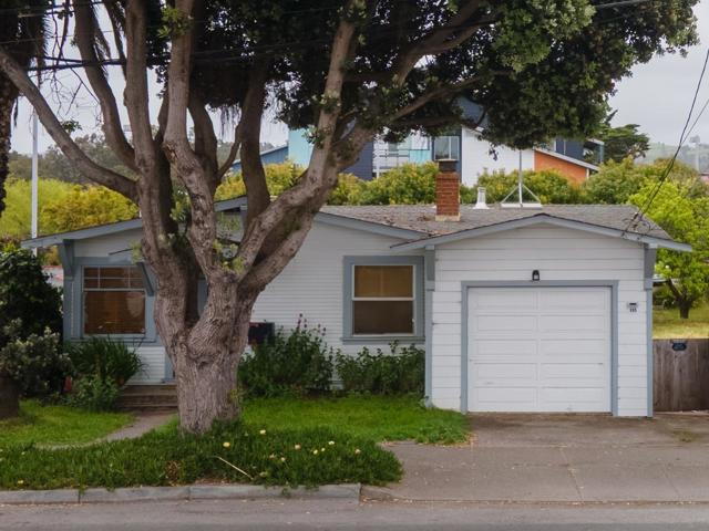 895 Main Street, Half Moon Bay CA: https://media.crmls.org/mediaz/a7f09907-f234-4bee-a442-f5ffa32ffdd4.jpg