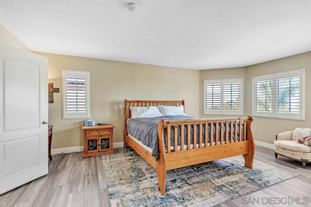 4252 Alta Vista Court, Oceanside CA: https://media.crmls.org/mediaz/a7f16306-3ac0-48d8-9170-8deacdd311a6.jpg