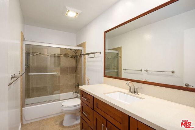 4732 Park Granada, Calabasas CA: https://media.crmls.org/mediaz/a7f18141-1f08-466e-a16a-1ca9339b0265.jpg