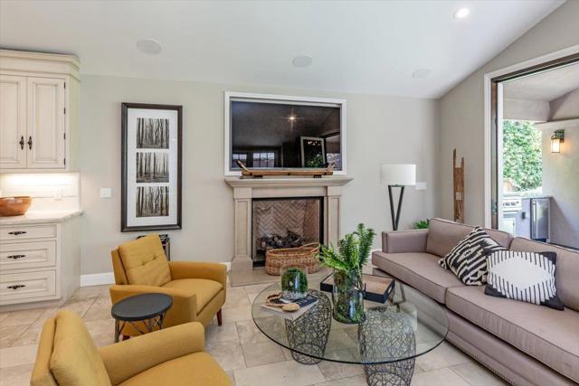 32 N El Monte Avenue, Los Altos CA: https://media.crmls.org/mediaz/a7f1e7b8-2431-407c-a9ca-078d3988eb66.jpg
