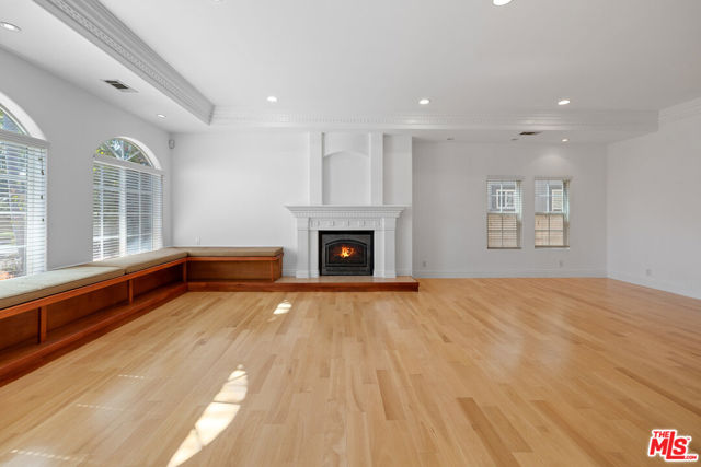 7412 Denrock Avenue, Los Angeles CA: https://media.crmls.org/mediaz/a7f20629-0286-4d6a-a061-d6cebce714c2.jpg