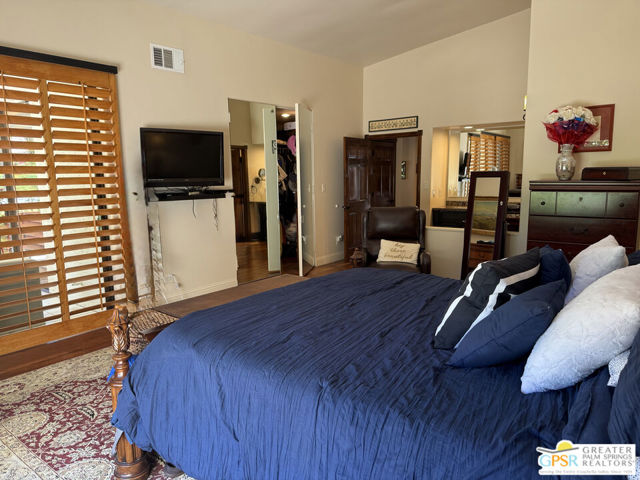 3410 E Bogert Trail, Palm Springs CA: https://media.crmls.org/mediaz/a7f21e75-3878-4c4f-903f-41bcc21478c8.jpg