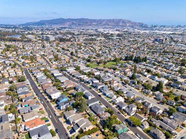 516 Maple Avenue, San Bruno CA: https://media.crmls.org/mediaz/a7f25434-df65-4802-9c22-c4c3b33b382e.jpg