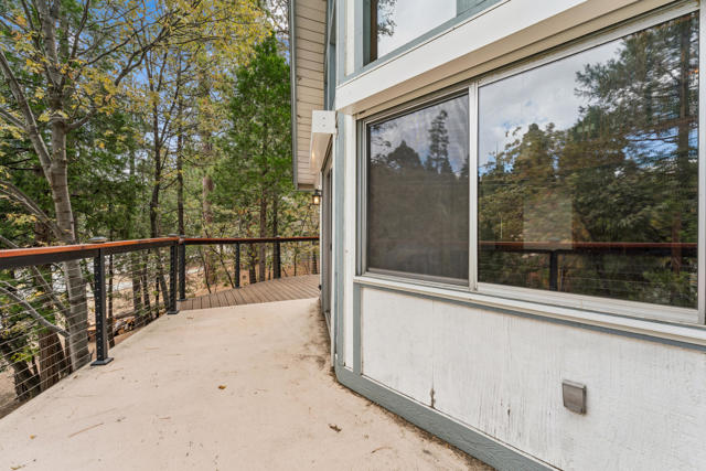 27157 Peninsula Drive, Lake Arrowhead, CA 92352