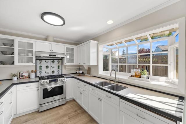 848 Magellan Lane, Foster City CA: https://media.crmls.org/mediaz/a7f2ddae-02e4-4286-8f80-71abd5299ecf.jpg