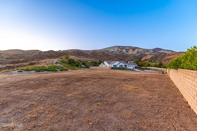 4221 Goldstone Lane, Simi Valley CA: https://media.crmls.org/mediaz/a7f317c7-f037-4be4-999b-f0f59fa96f30.jpg