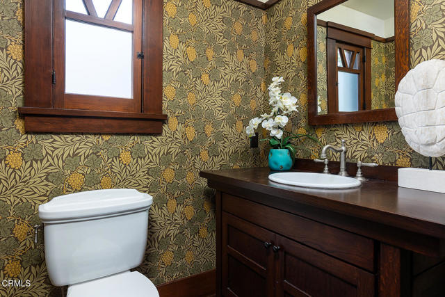 Detail Gallery Image 23 of 60 For 1361 Ridge Way, Pasadena,  CA 91106 - 5 Beds | 4/2 Baths