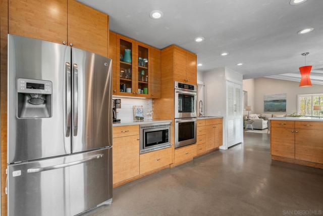 3213 Avenida Hacienda, Escondido CA: https://media.crmls.org/mediaz/a7f610de-4980-4966-a05f-8d3864af6baf.jpg
