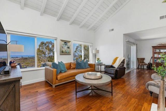 Detail Gallery Image 17 of 54 For 1762 Burgundy Rd, Encinitas,  CA 92024 - 3 Beds | 2/1 Baths