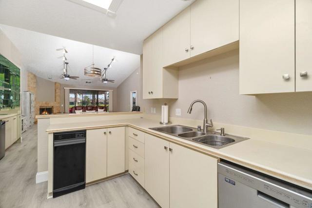 10321 Sunningdale Drive, Rancho Mirage CA: https://media.crmls.org/mediaz/a7f6364f-313f-47aa-b0d9-f36bc252dc30.jpg