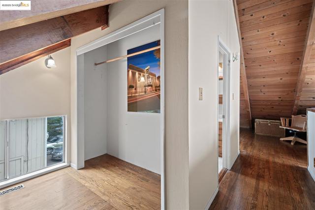1400 Audubon AVE, Montara CA: https://media.crmls.org/mediaz/a7f747c1-13a4-4d12-b148-87bdc5e9f1bc.jpg