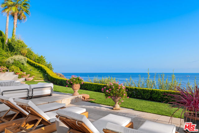 32804 Pacific Coast Highway, Malibu CA: https://media.crmls.org/mediaz/a7f76e18-737d-4537-a02a-ba50e125acb8.jpg