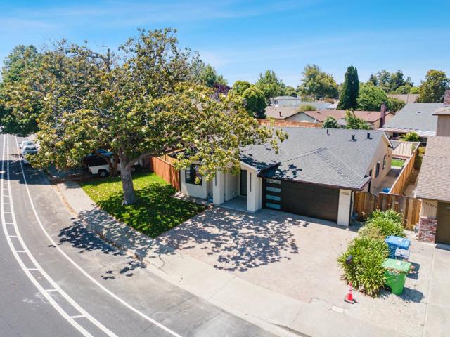 31301 San Andreas Drive, Union City CA: https://media.crmls.org/mediaz/a7f7c442-4d80-4988-b225-aa3900f0d79c.jpg