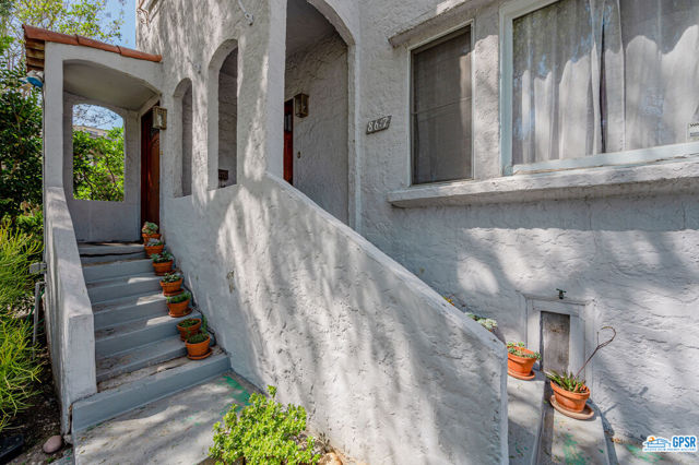 Image 2 for 8617 Rugby Dr, West Hollywood, CA 90069