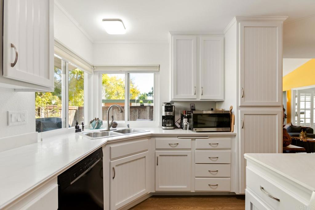 2033 Shadytree Lane - photo 10