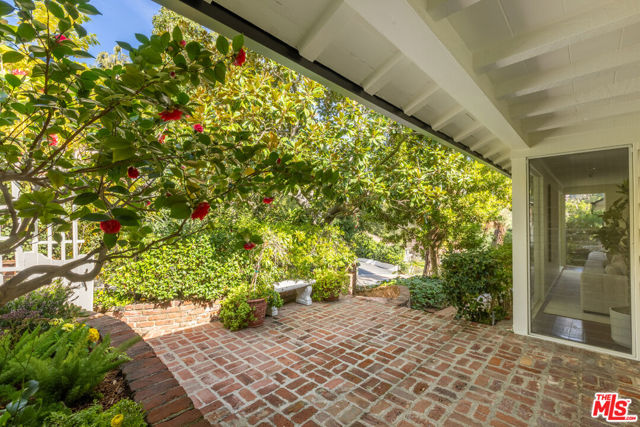 Image 2 of 72 For 10686 Somma Way