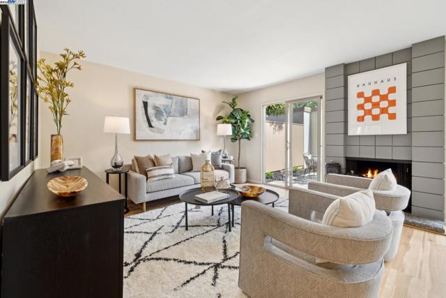3032 CERRO VISTA, Alameda CA: https://media.crmls.org/mediaz/a7f8e6ed-96eb-4a27-bad0-4d3438ee86a0.jpg