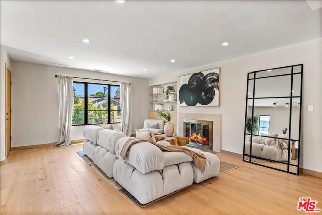 Image 3 for 14537 Hesby St, Sherman Oaks, CA 91403