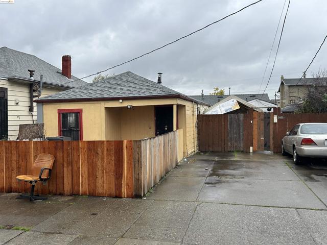 2606 20Th St, Oakland, California 94601, ,Multi-Family,For Sale,20Th St,41051573