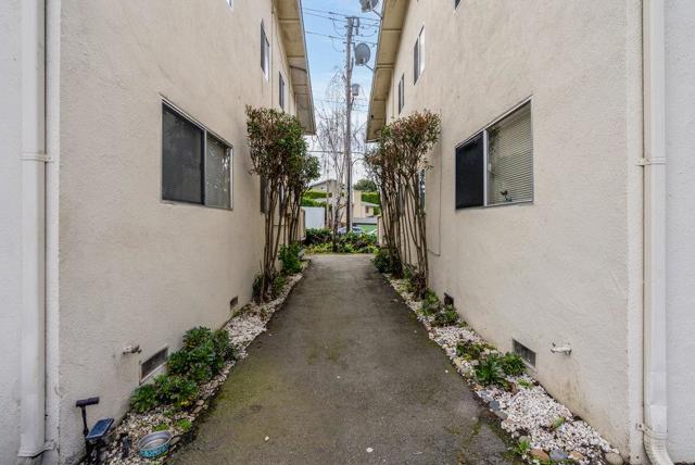 2945 Capitola Road, Santa Cruz CA: https://media.crmls.org/mediaz/a7f9b14a-dfff-479e-b97e-30c18a2d1e87.jpg