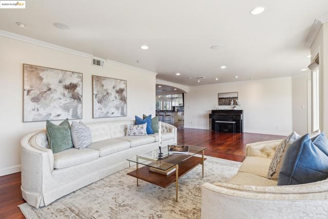Image 7 of 58 For 1822 Arlington Blvd