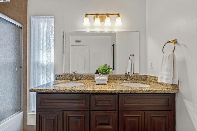 3641 Shenandoah Ct, Pleasanton CA: https://media.crmls.org/mediaz/a7fa3bb7-a300-4068-ad29-97fee77e99bd.jpg