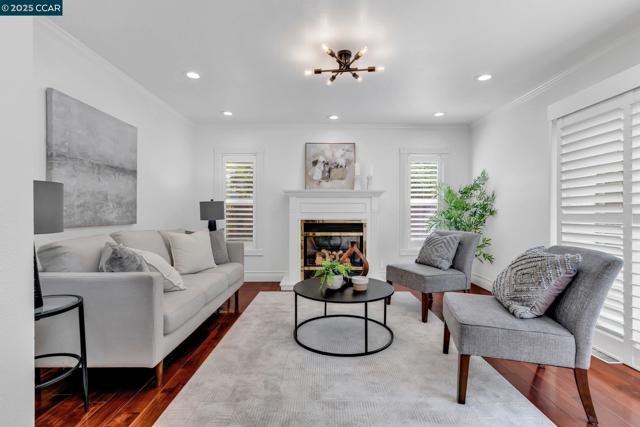 11373 Rampart Dr, Dublin CA: https://media.crmls.org/mediaz/a7fa3be1-a6a7-4987-b05f-f3d615311b25.jpg