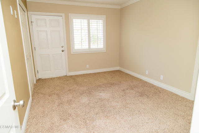 385 Somerset Circle, Thousand Oaks CA: https://media.crmls.org/mediaz/a7faf8c6-1433-42fa-af36-afd14e968678.jpg