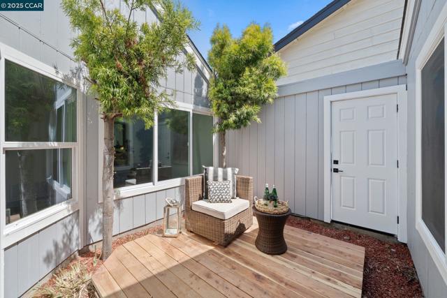 117 Brighton Rd, Alameda CA: https://media.crmls.org/mediaz/a7fb0044-9c71-4f32-9daf-95243a12ddd8.jpg