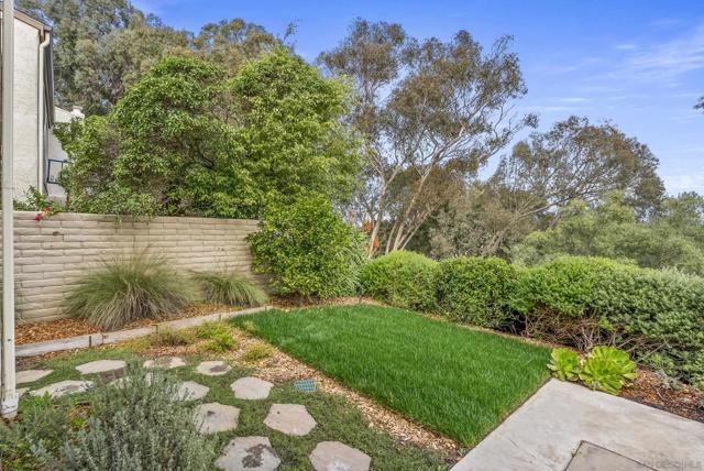 8871 Caminito Primavera, La Jolla CA: https://media.crmls.org/mediaz/a7fbde2a-6448-43e9-a560-d389a9e1a74c.jpg