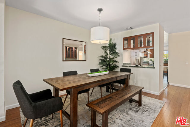 1553 Michael Lane, Pacific Palisades CA: https://media.crmls.org/mediaz/a7fc6ec9-e848-4461-93b1-9beb8088763c.jpg