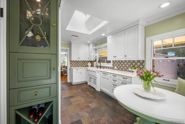 260 27Th St, Del Mar CA: https://media.crmls.org/mediaz/a7fcb0ad-2dd6-4882-b398-8cc24bffeade.jpg