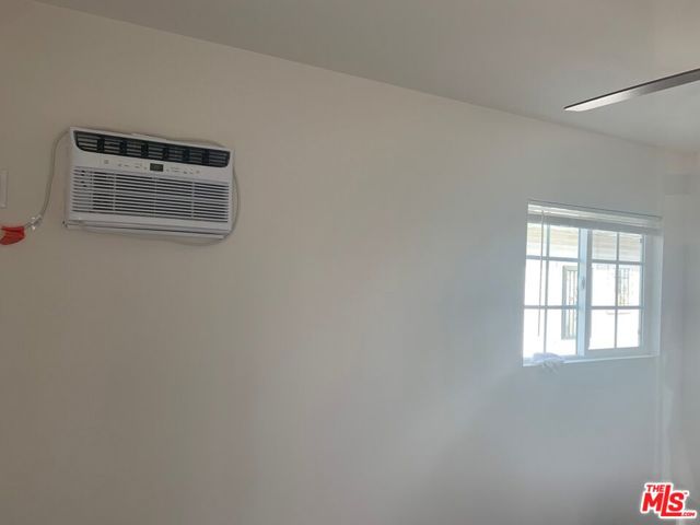 603 W 47th Street, Los Angeles CA: https://media.crmls.org/mediaz/a7fcbcdd-57b0-4037-bc5c-830a355ac756.jpg