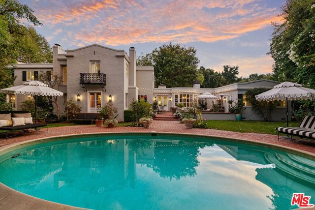1110 Benedict Canyon Drive photo 4