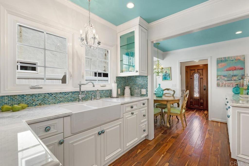 https://media.crmls.org/mediaz/a7fe5b99-bc96-4275-8b2e-8546875fbe78.jpg?preset=X-Large
