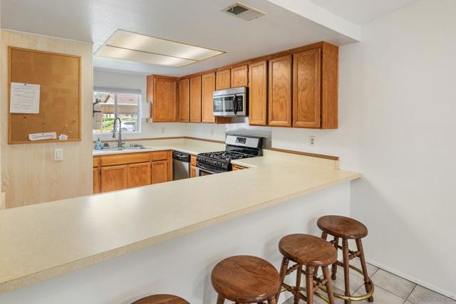 9270 Amys St, Spring Valley CA: https://media.crmls.org/mediaz/a7feb884-b758-410b-8ce3-428cdecf24db.jpg