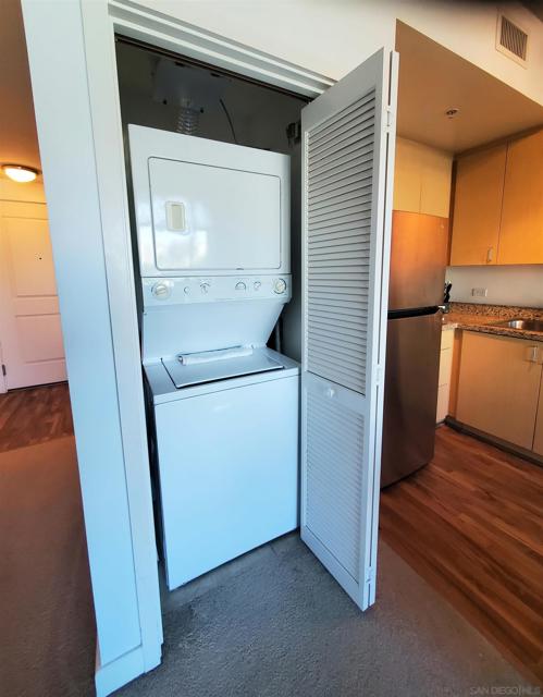 1080 Park Blvd #309, San Diego CA: https://media.crmls.org/mediaz/a7fef865-7f5f-453a-b1a3-ca2cfe18ff8e.jpg