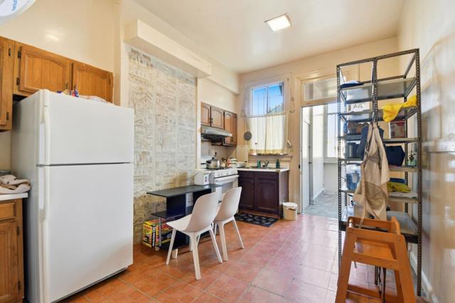 21182122 Mason Street, San Francisco CA: https://media.crmls.org/mediaz/a7ff38dc-df66-4b6b-a4c4-d71e580bb027.jpg
