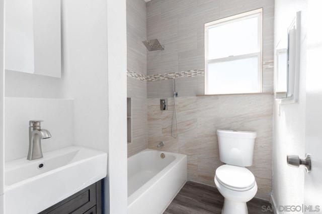 2856 Franklin Ave, San Diego CA: https://media.crmls.org/mediaz/a7ff6a5b-dc5a-48a6-8e68-01b40c984941.jpg