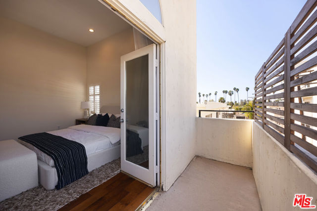 Drew Fenton | 12011 Goshen Avenue Los Angeles CA | MLS: 7095692
