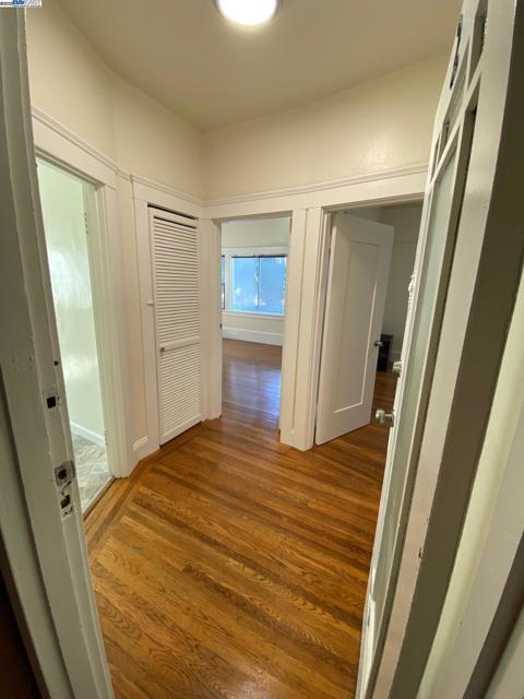 2004 Park Blvd, Oakland CA: https://media.crmls.org/mediaz/a800351b-47d2-4f7a-b88a-eb117de5f8b0.jpg