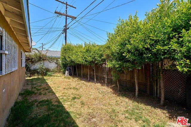 2912 5th Avenue, Los Angeles CA: https://media.crmls.org/mediaz/a800e596-0bce-46ef-a2bb-469ec0cbc4da.jpg