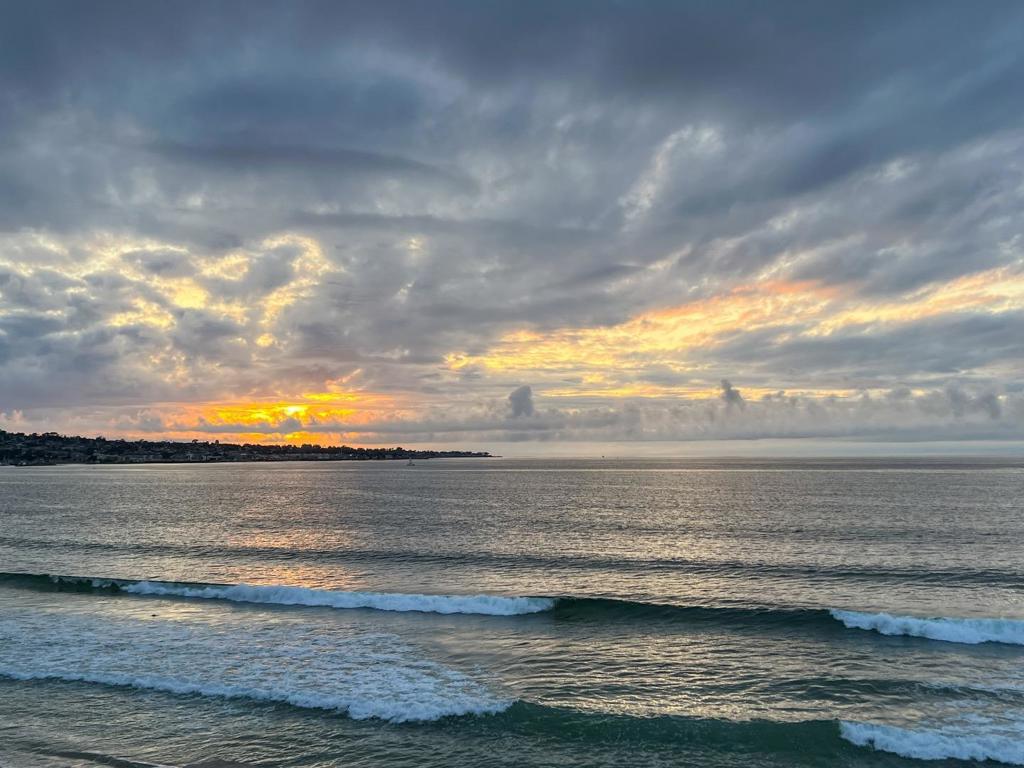 https://media.crmls.org/mediaz/a80179ba-b0ab-486f-afc7-d93f1f0a9613.jpg?preset=X-Large